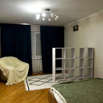 Миколи Лаврухіна вул., 8