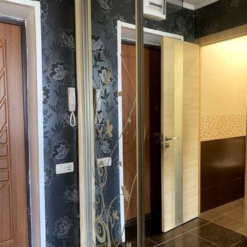 Продам 1 комнатную квартиру с ремонтом ж/м Красный камень