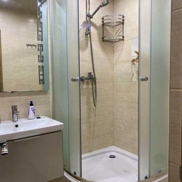 Продам 1 комнатную квартиру с ремонтом ж/м Красный камень