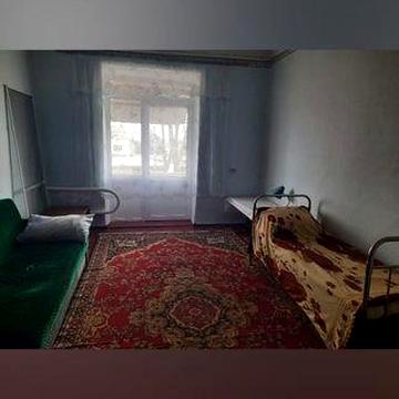 Здам кімнату з балконом ,частково з меблями .Туалет , кухня загального користування.Подробиці за телефономя