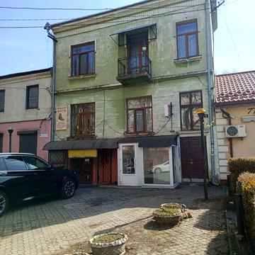 Продається будинок і приміщення під бізнес