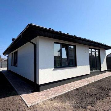Продаж одноповерхового будинку 102 м² на 5 сотках в с. Нові Петрівці.