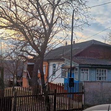 Продам частину будинка .