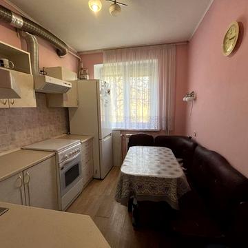 Продаж 4 к. Квартири 62 м.кв на вул. Академіка Янгеля