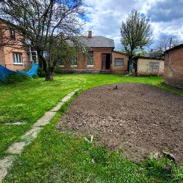 Частина будинку на Червоному Шляху.