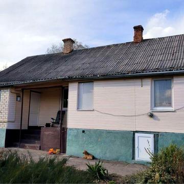 Просторий будинок з ділянкою(!)