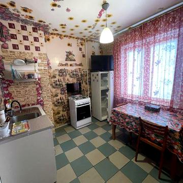 Продам 1 комнатную на  Генерала   Петрова . Черемушки  этаж 6/9