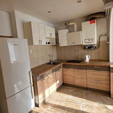 Продаю 3к к-студію в районі Старого ЖД вокзалу