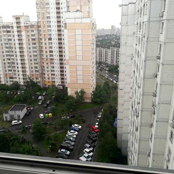Милославська вул., 32/51а