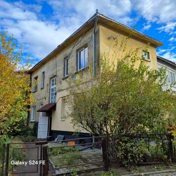 Квартира в центрі + земельна ділянка під будівництво