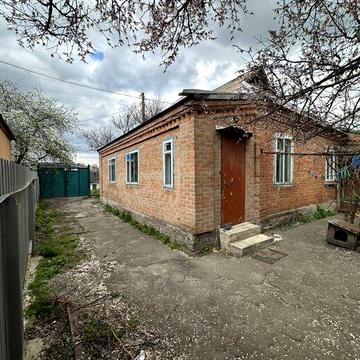 Продам окремий  будинок в мальовничому місці  Полтави