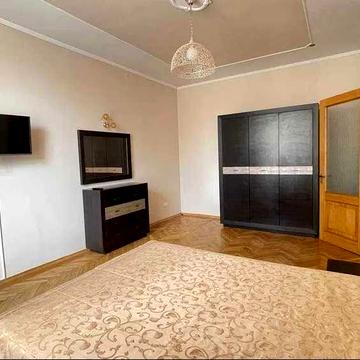 2-кімнатна квартира з ремонтом, вул. Коперника