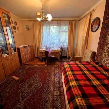В аренду квартира 2-х кімнатна, Чарівна