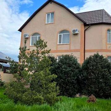Продам будинок в Лісках з меблями та технікою на ділянці 9 соток
