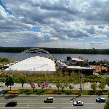Продаж видової двокімнатної квартири на перемозі