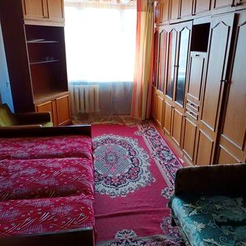 Затишна,світла квартира від власника з гарячою водою свіжим косметичним ремонтом та меблями