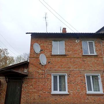Продаж квартири із зем. ділянкою  в Мені