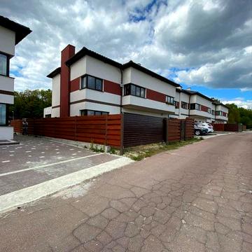 Таунхаус Басівка 155м² + 70м² мансарда, ліс, автономний, 7хв до Львова — без комісії”