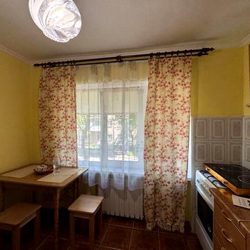 Оренда 1-км квартири, 34 м2, 2 пов, вул. Тихого, поруч Центр