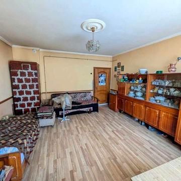 Продаж 2 км квартира 67м2 в напівособняку