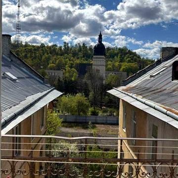 Продаж 2-кім. кв. в ближньому центрі вул. Союзу Українок (Лобачевського)