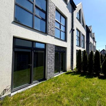 Продам Таунхаус 123м2 в місті Стоянка,3 хв від Ірпеня, Штукатурка + розводка електрики в ціні,Мін.оформлення