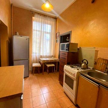 Оренда 1 кімнатної квартири. Близький центр.Б.Хмельницького (початок).