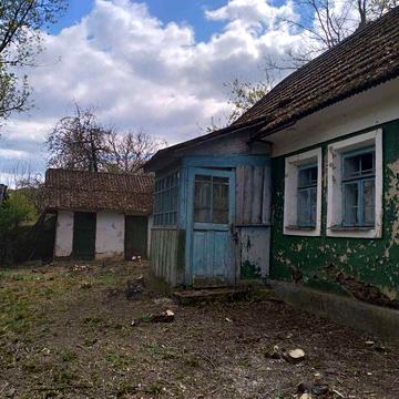 Продається старий житловий будинок у селі Мала Слобідка