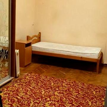Центр города, сдам две комнаты в коммуналке