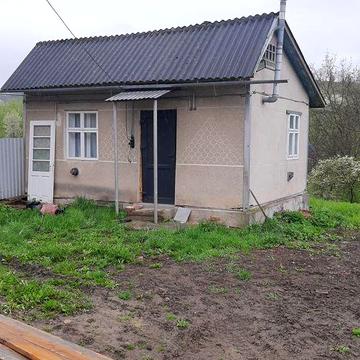 Будинок поблизу м.Чернівці, світло, газ і вода, 24 сот( будівництво )