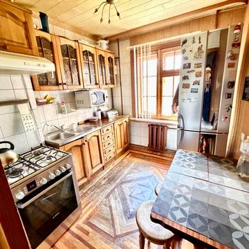 Продаж 3х кімнатної в нагірній частині Героїв УПА