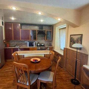 Продам 3х к. квартиру  76м2  на жм Победа - 5 ( Б. Славы , пр. Героев)