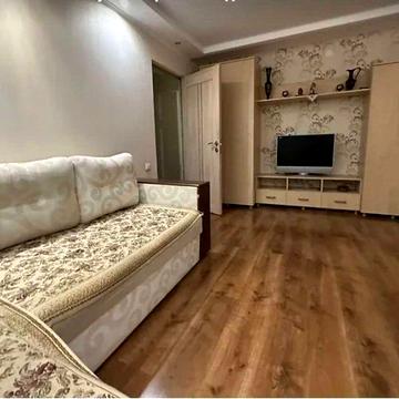 Оренда від однокімнатної квартири в районі Податковоі