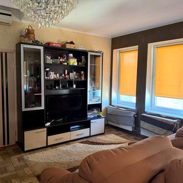 Продаж 3 кімнатної в центрі, площа Петефі