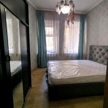 Сдам 1 ком кв 43 м Еврейская -Екатериненская  .