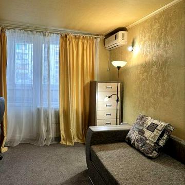 Продам 1кімнатну квартиру вулиця Дмитра Коцюбайла