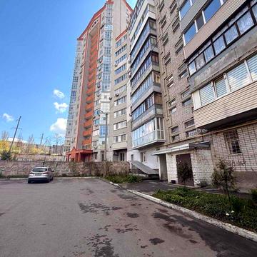 Продам 2-ух ком квартиру  Сильпо Кирпич Тополь 3 от Созидателя