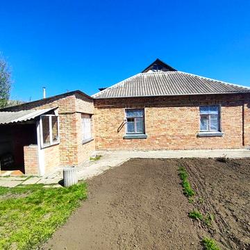 Продам частину будинку в центрі Миронівки