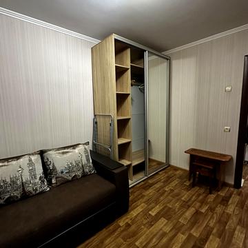 Володимира Гнатюка вул., 30