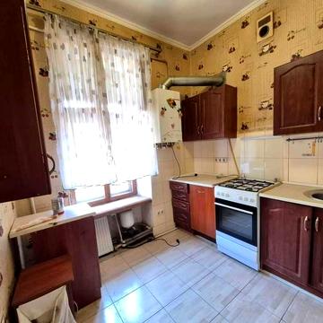2 комн -55 метров. Центр. АГВ. Балкон. Ремонт. Мебель ул Разумовская