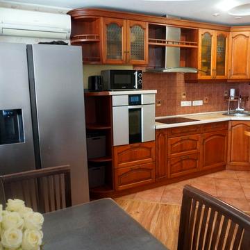 Продам просторную двухуровневую трёхкомнатную квартиру на Победе-6