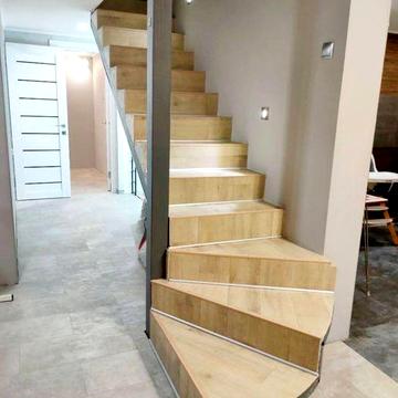 ЖК Якоря  кухня студія +3 спальні   ,2 уровня  ,паркинг