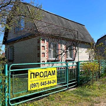 Продам дачний будинок з мансардним поверхом і гаражем біля Нової Українки