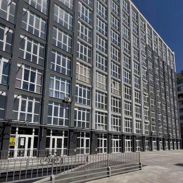 Продаж 2к квартири. 94 м². Центр. вул.Стуса.