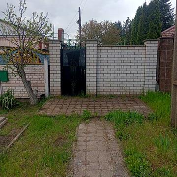 Продам 1/2дома в нормальном состоянии по вул.Харцизька