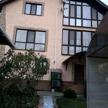 Будинок 3 поверховий. Одинківка