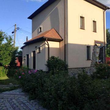 Будинок в Дарницькому районі Києва. Цілком автономна фортеця на всі випадки життя