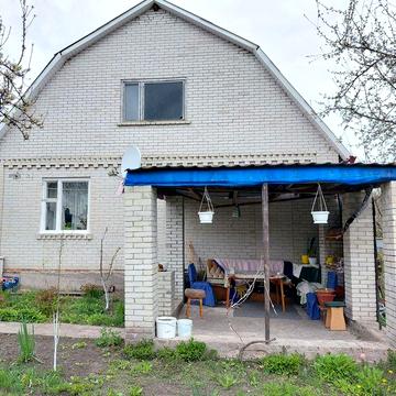 Обухів ,Таценки. Продаж 2-х поверхового цегляного будинку.