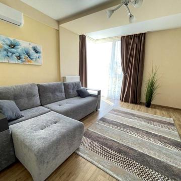 Світла квартира біля парку (вул. Миру,4в)