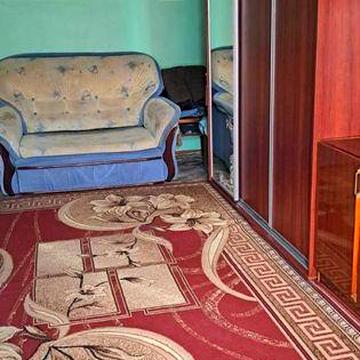 Симоненка,7 продам однокімнатну квартиру
